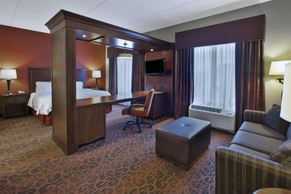 Hampton Inn Brockport image 13