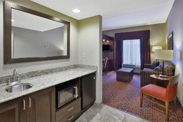 Hampton Inn Brockport image 15
